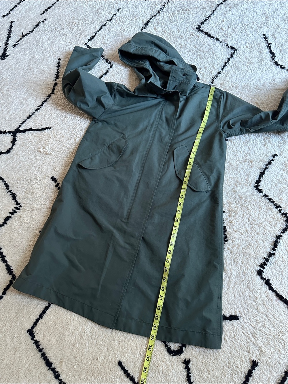 Everlane The City Anorak in Olive - Picture 10 of 10